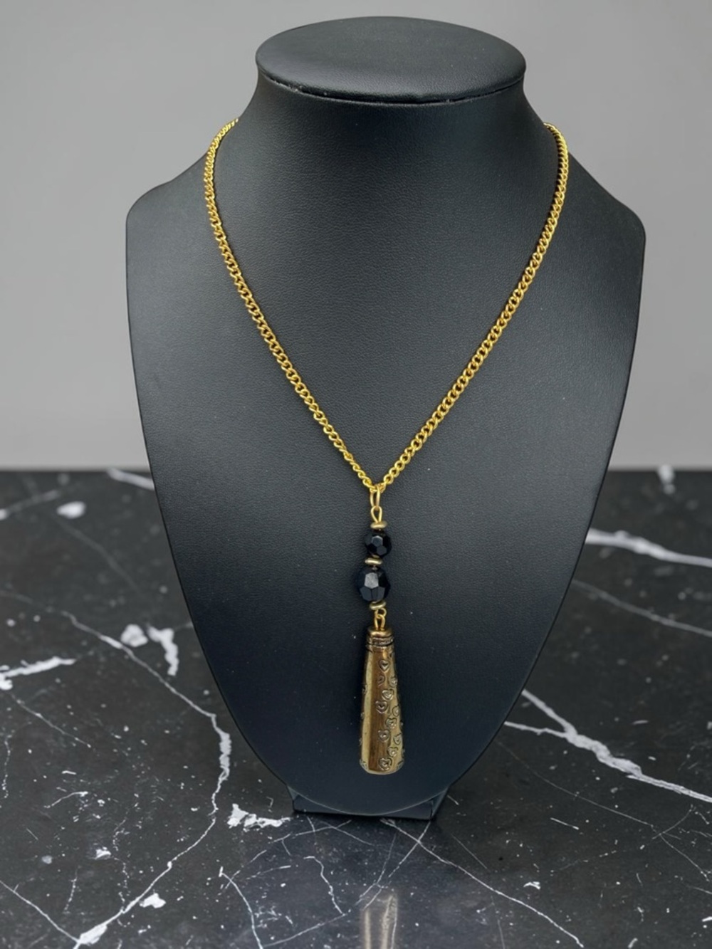 Vintage Gold Heart Etched Tassel Necklace Faceted Black Beads Boho Chic 16"‎